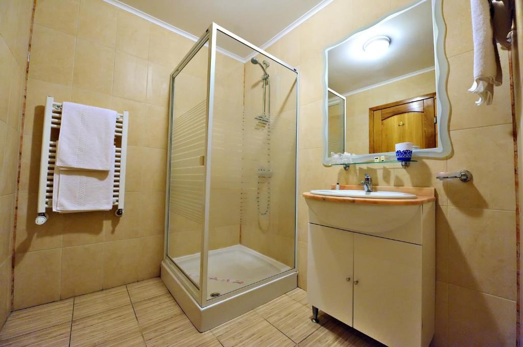 Motel Confort Floresti  Zimmer foto